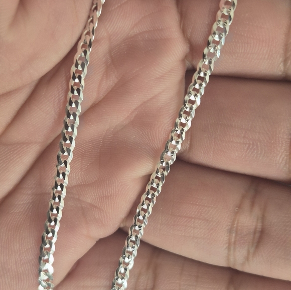 .925 Sterling Silver 18-inch Cuban Link Necklace - Picture 4 of 4